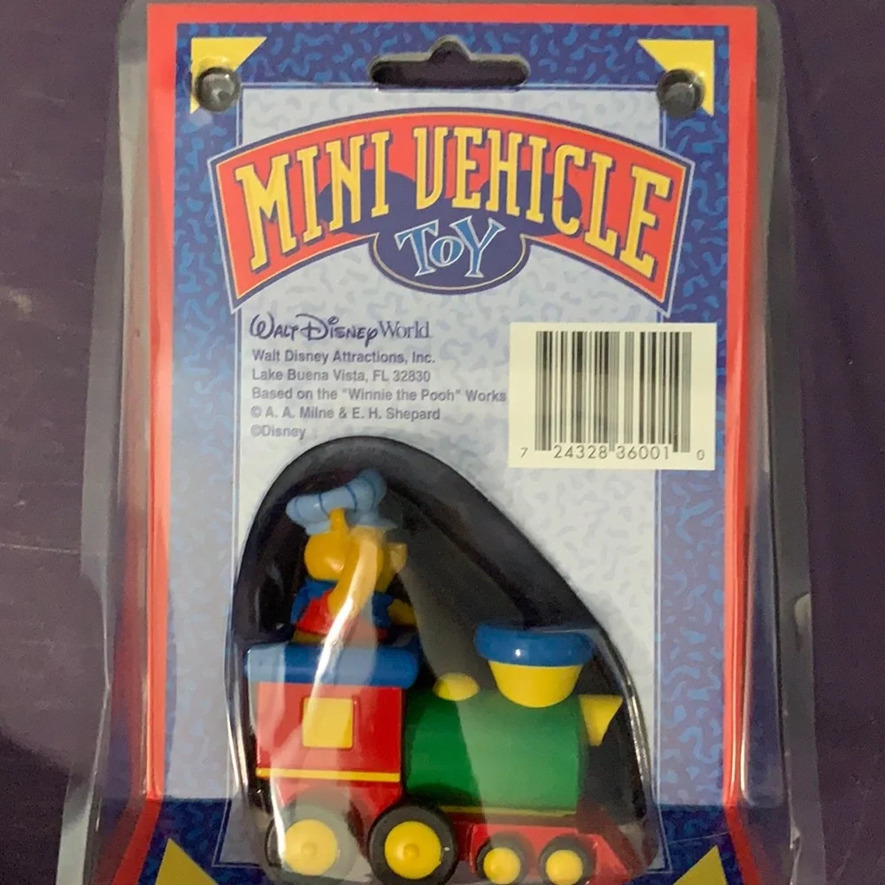 Walt Disney World Collectable toy, Pooh Bear